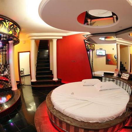 Hotel & Motel Le Baron (Adults Only) Porto Ferreira Exterior photo
