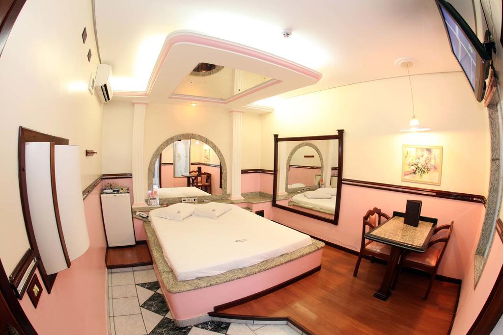 Hotel & Motel Le Baron (Adults Only) Porto Ferreira Room photo