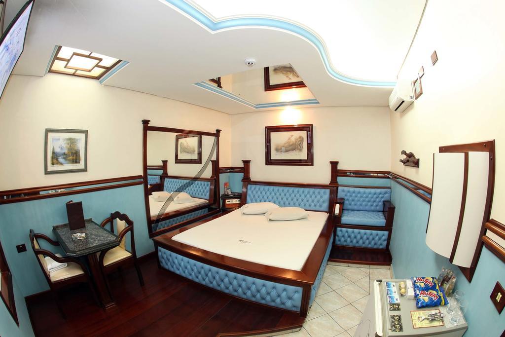 Hotel & Motel Le Baron (Adults Only) Porto Ferreira Room photo